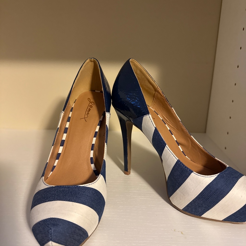 Shoes - Picture 2 of 3